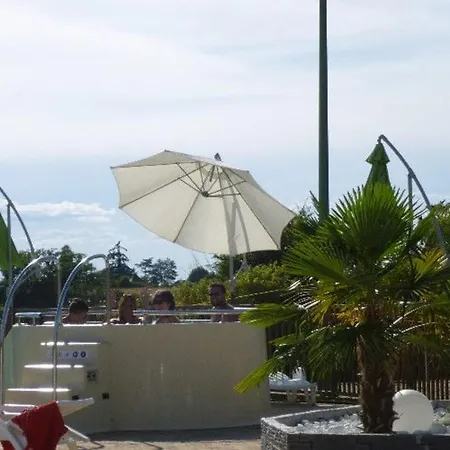 Camping Mobil-home 6 Personnes Avec Terrasse A - Api-1-52-415 *