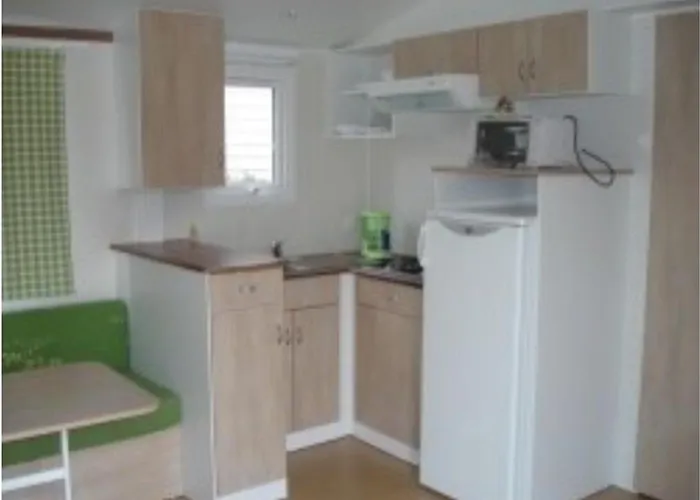 Mobil-home 6 Personnes Avec Terrasse A - Api-1-52-415 *