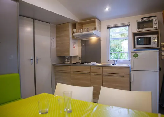 Campingplads Mobil-home 6 Personnes Avec Terrasse A - Api-1-52-415 Naucelle