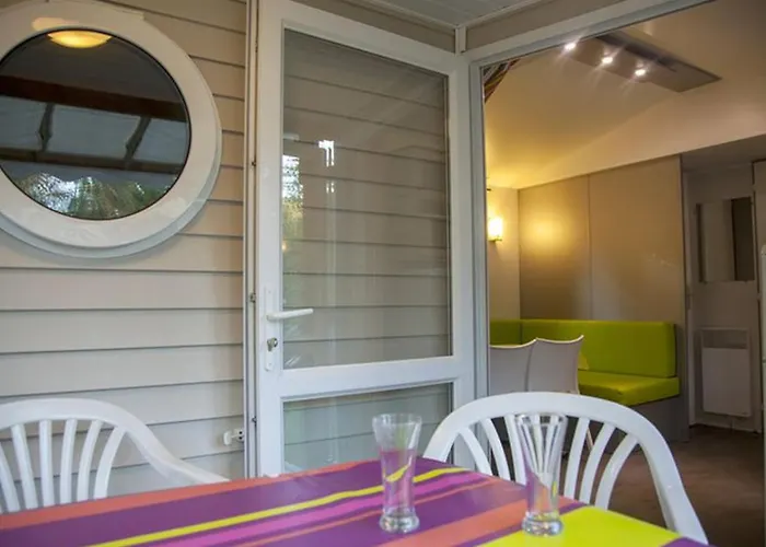 Mobil-home 6 Personnes Avec Terrasse A - Api-1-52-415 *